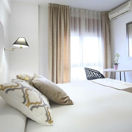 Hostal La Carrasca Monzón Extérieur photo