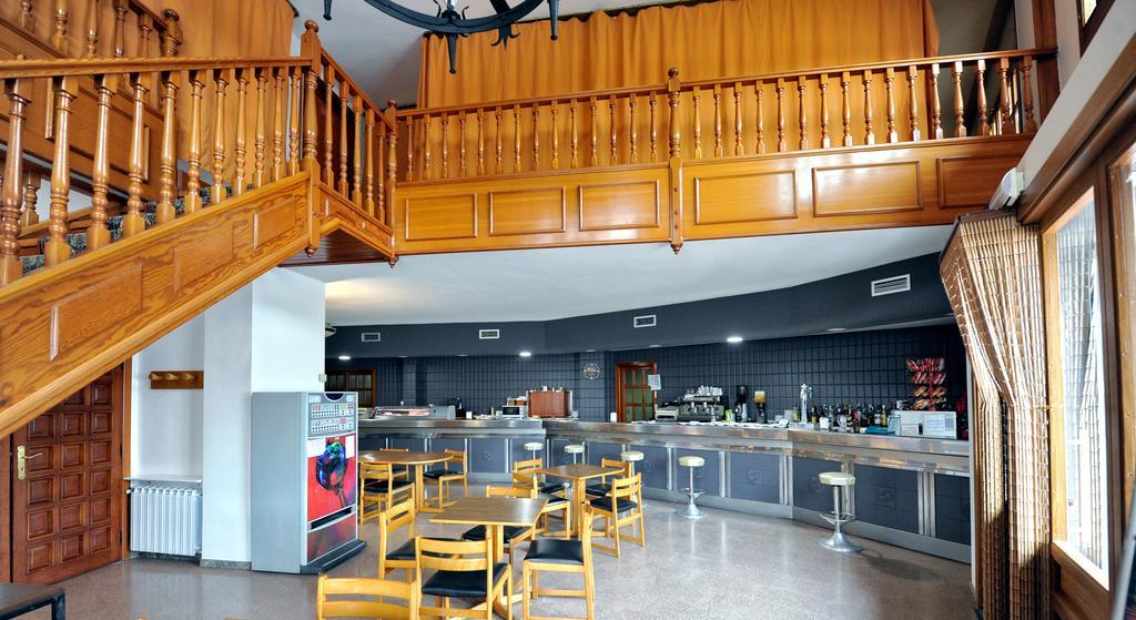Hostal La Carrasca Monzón Extérieur photo